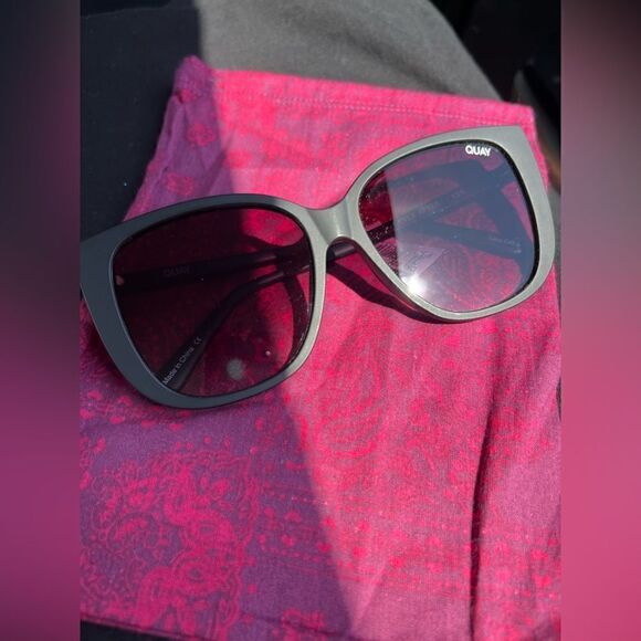 Quay Ever After Frame Matte Black / Lens Smoke Fade 125 NWT $90 - Picture 7 of 11